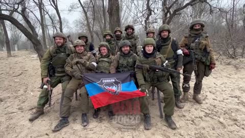 forze armate del Donbass sono riuscite a espellere le milizie naziste da Mariupol, città liberata.