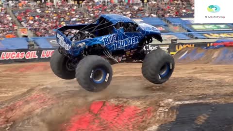 S L Satisfying/ Monster Jam World Finals 21 WOW Moments Compilation/S L Satisfying Video