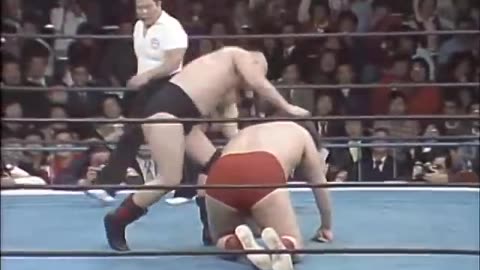 Andre the Giant vs Killer Khan