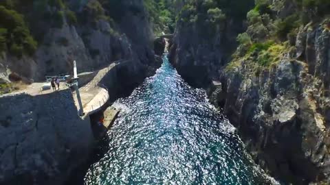 Cliff Jumping Italy – creating a Contiki Legend in 4K!