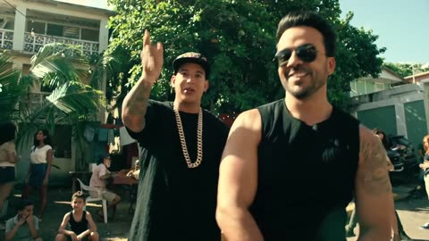 Luis Fonsi - Despacito ft. Daddy Yankee #Official video.