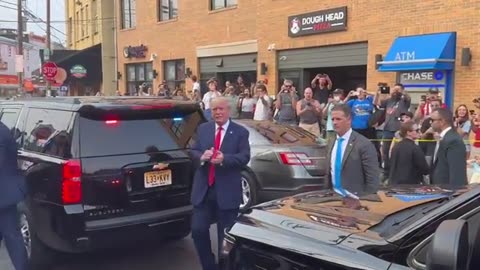 Jason in DC President Trump arrives at Pat’s King of Steaks in Philly to thunderous applause!·