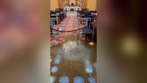 BUCKET MISSED: US Statehouse Awash After Pipe Bursts