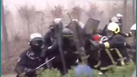 French Firefighters VS French Police: Who will win?