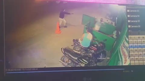 Video: Sicarios asesinaron a vigilante de bar sobre la Variante a Tolú