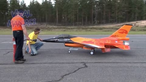 Top 10 Biggest / Largest RC Airplanes In The World [VIDEOS]