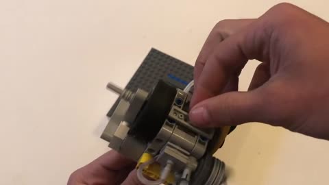 Lego 2 Cylinder Pneumatic Engine (+Free Instructions)