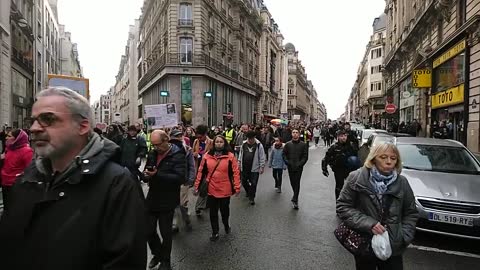 Manif anti-pass du 13/11/21 - Paris - La Marche continue