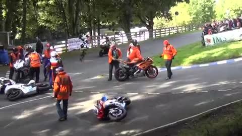 UNREAL - 2013 Scarborough Gold Cup Motorcycle Crash Olivers Mount - Mere Hairpin