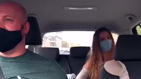 woman gets naked in a taxi and asks the driver not to look at her body. look at his reaction