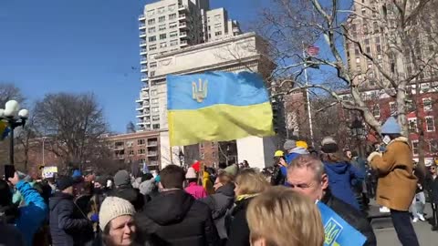 Washington Square Park - Sunday, 2022 🇺🇸 🇺🇦