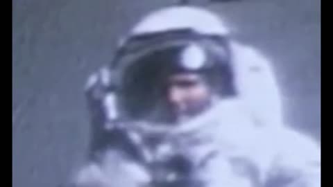 Moon Hoax -Naked Face of Astronaut Seen & Heard in Nevada Fake Moon Bay