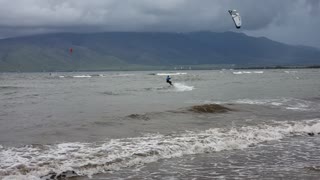 Kitesurfers Maui 4