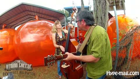 Larry Keel and Jenny Keel Perform U2's "Magnificent" Live Music