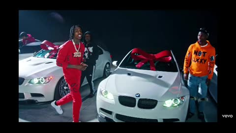 Rapper Polo G buys friends 6 BMWS in new video