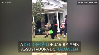 Decoração de jardim aterroriza vizinhos durante o Halloween