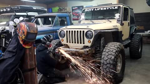 Pretty COOL… How To Build An ULTRA LIGHT Aluminum Off Road Bumper