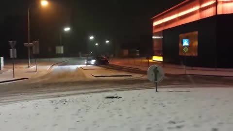 Stupid drivers - Winter drift fails