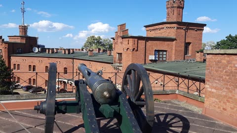 Kopiec Kościuszki (in Kraków) from below next to a cannon