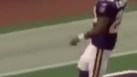 Football Randy Moss' improvisation #nfl #football #sports