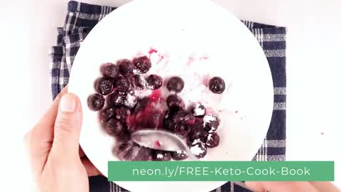 Easy Keto Recipes - Blueberry Cheesecake Parfait