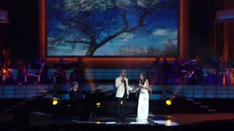 A MAGNIFICENT DUO~ANDREA BOCELLI & KATHERINE MCPHEE SING THE PRAYER