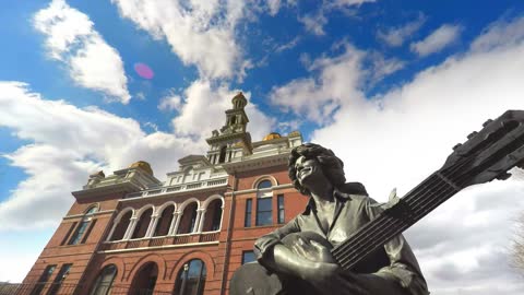 Dolly Parton Statue Time Lapse In Sevierville