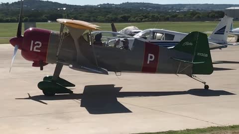 Pitts model 12 taxi