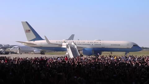 Kamala Harris arrives at Detroit Metro Airport