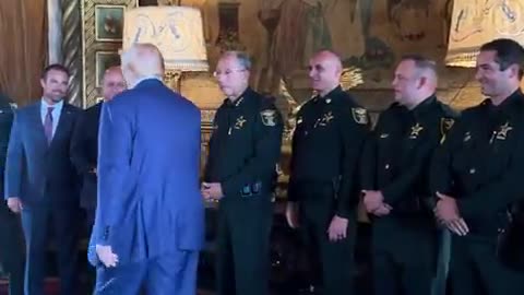 Trump Meets With Martin County, FL Police Officers Who Apprehended Would-Be Assassin