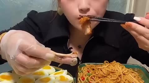 Eating Challenge ( 1kg ramen, 14 half eggs, 6 chicken leg pieces )