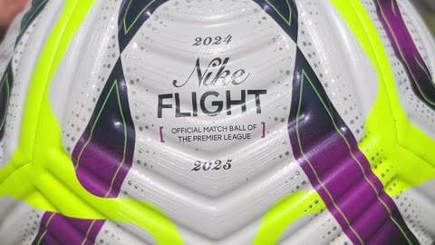 Premier League presented a ball with four panels for a stronger shot: