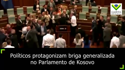 Barraco no Parlamento do Kosovo