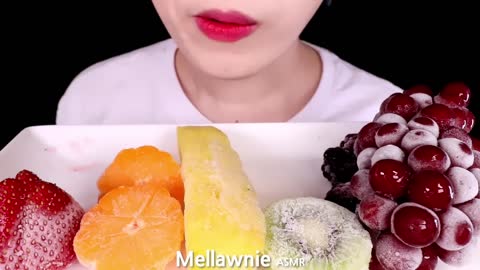 STRAWBERRY, GRAPE, KIWI, PINEAPPLE, BLACKBERRY, etc., ASMR FROZEN FRUITS Eating sounds chaotic