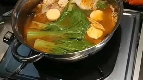 TOM YAM /