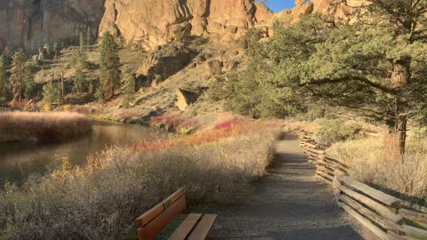 Central Oregon – Smith Rock State Park – Hiking Down the Riverside Trail – 4K