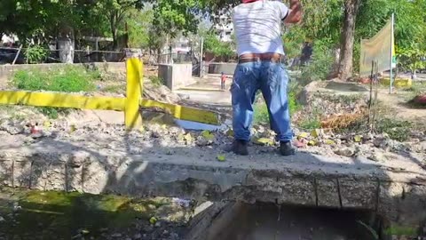 Hacen “la vaca” para reconstruir puente peatonal en El Campestre