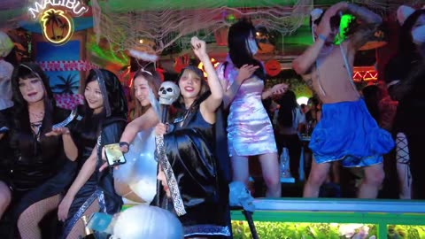 The world needs to know this | nightlife in korea | Itaewon Halloween #66