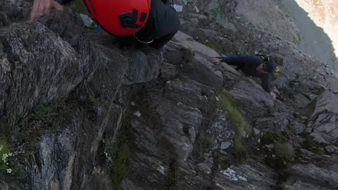 Dangerous Rock Fall During Free Climb in Switzerland