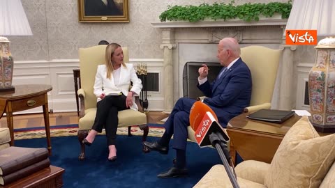 Biden ha detto alla schiava Meloni che la sua città,Scranton in Pennsylvania,è piena di emigrati italiani.Biden è di origine irlandese,la sua 2moglie di origine italiana non a caso si dice che l'america sia quasi interamente composta da immigrati