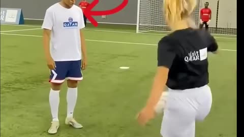 mbaape neymar vs girl bouncing football