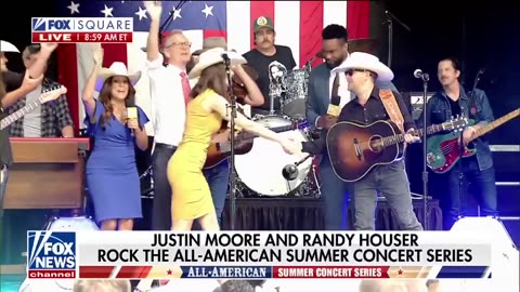 Justin Moore and Randy Houser perform ‘Country Round Here Tonight’