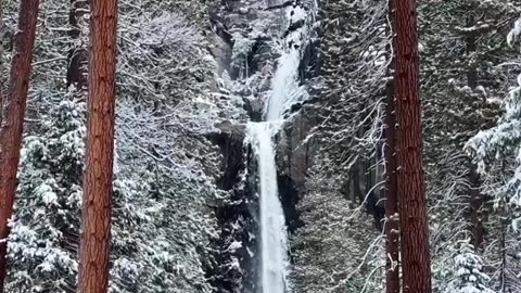 Journey through Yosemite's winter landscape 🗻