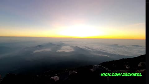 I Survived Climbing Mount Fuji to see the Sunrise from Summit