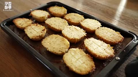 A box of potatoes! A really delicious and easy potato dish! Grilled Garlic Cheese Butter!