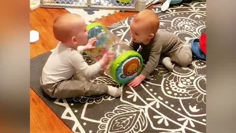 Funniest Twin Babies Never Fail To Make Us Laugh