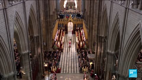 Queen Elizabeth attends late husband's memorial service • FRANCE 24 English