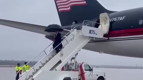 PRESIDENT TRUMP❤️🇺🇸HAS LANDED IN OHIO DUE TO TRAIN DISASTER💙🇺🇸🛬⭐️