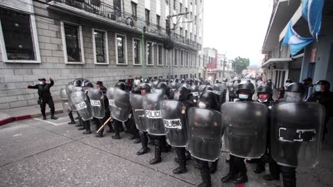 Protesters breach Guatemala's legislature