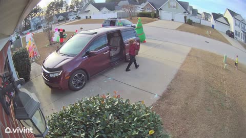 Mom Pranks Her Kids With Christmas Tree Costume